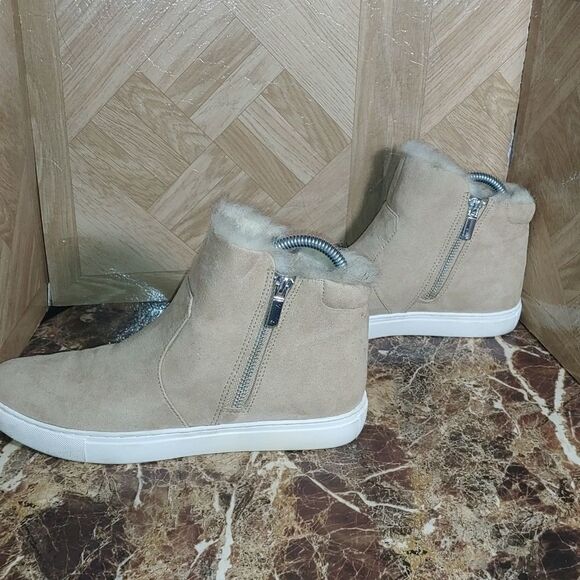 Kenneth Cole Reaction Beige High-Top Sneakers - Picture 5 of 9